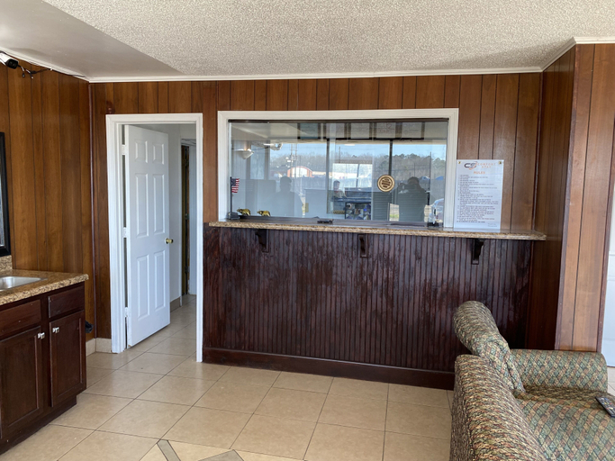Others 3, Luxury Inn, Montgomery