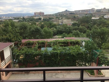 Others 5, Hotel Texas, Mtskheta