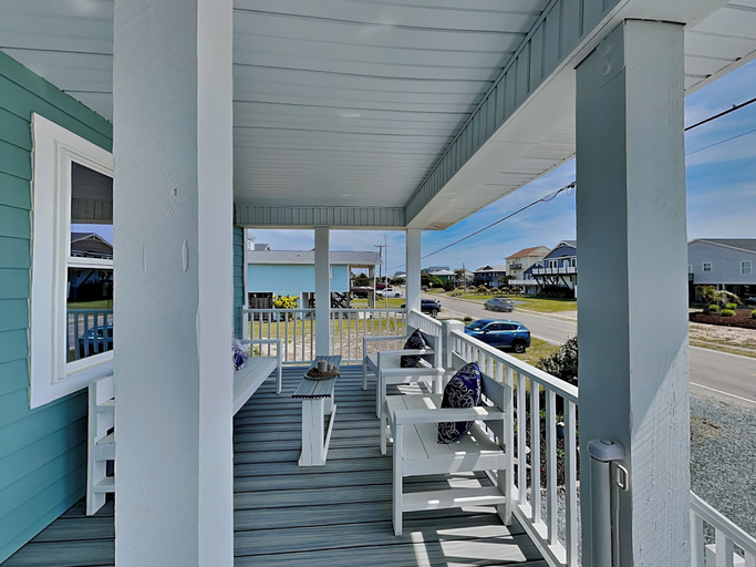 Food & Drinks, Unforgettable Memories by Topsail Realty, Pender