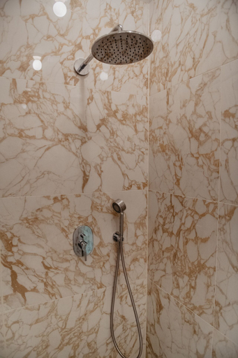 Bathroom 5, Schloss Teutschenthal, Saalekreis