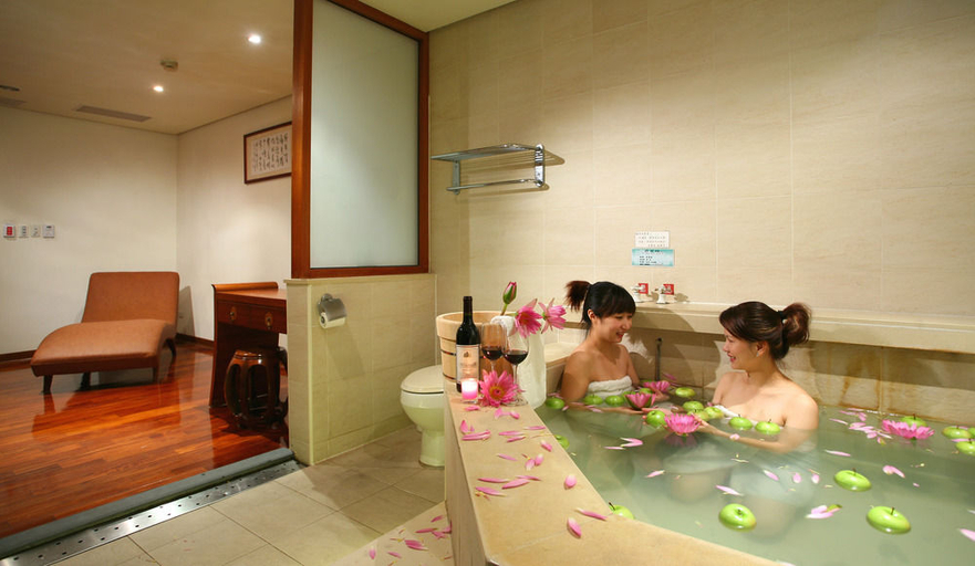 Bathroom, Hofeng Resort, Taipei City