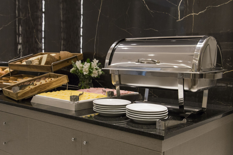 Food & Drinks 5, Hotel Land Plaza La Plata, La Plata