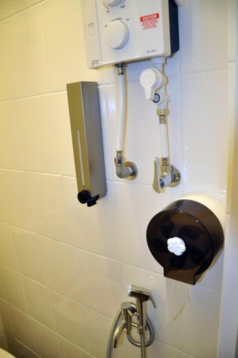 Bathroom 4, Garden 96 Inn, Kuantan