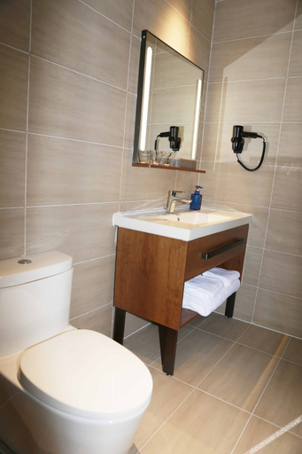 Bathroom 3, Hanting Hotel Qingdao Huangdao Wangtai Town, Qingdao