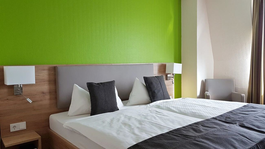 Others 3, Hotel Prinz Heinrich, Emden