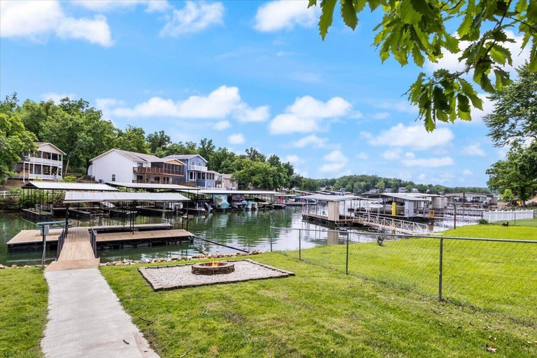 Lake view 4, Lakefront House Next to Camden On The Lake, Camden