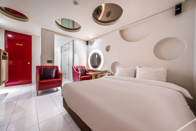 Bedroom 2, Lucy Hotel, Guri