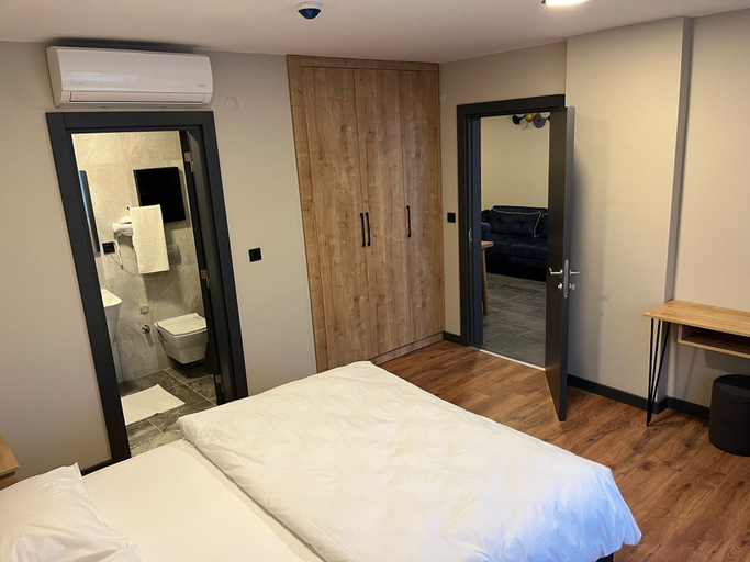 Others 2, Neo Suite Hotel, Merkez