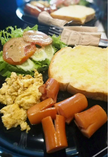 Food & Drinks 5, Pastelhouse hostel, Huai Kwang