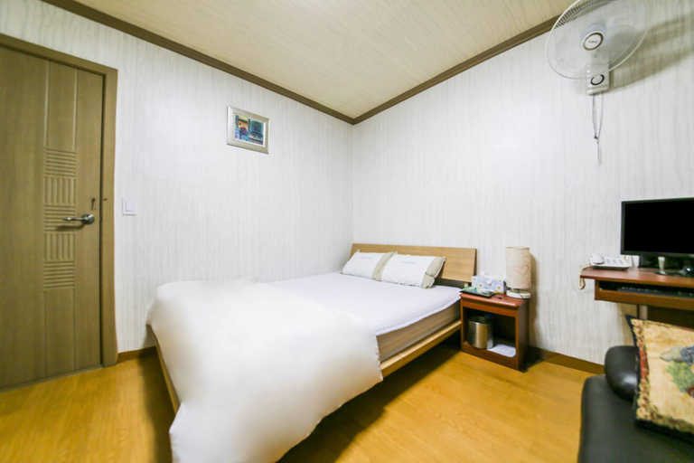 Bedroom 4, Yesan Grand Motel, Yesan