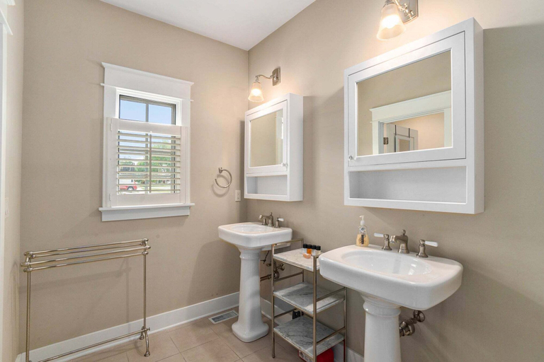 Bathroom 3, Family-Friendly 3BR Condo Grand Haven 27, Ottawa