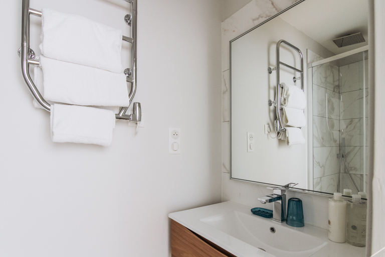 Bathroom 3, Apparts de l'Oncle Louis, Yvelines