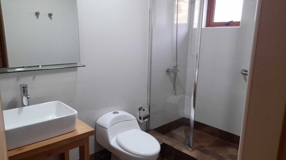 Bathroom 3, Calafate Apart Hotel, Coihaique