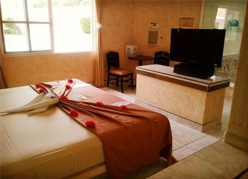 Others 4, Motel Costa, Benito Juárez