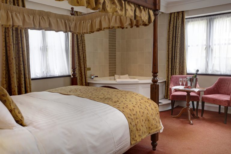Bedroom, The Tollgate, West Sussex