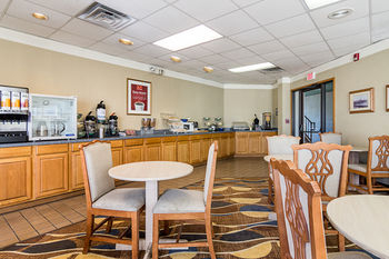 Food & Drinks 4, ECONO LODGE, Clark