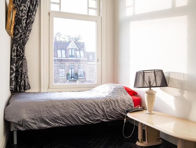 Others 5, Sézane's Lodges: shared home - not hotel - in museum district, Amsterdam