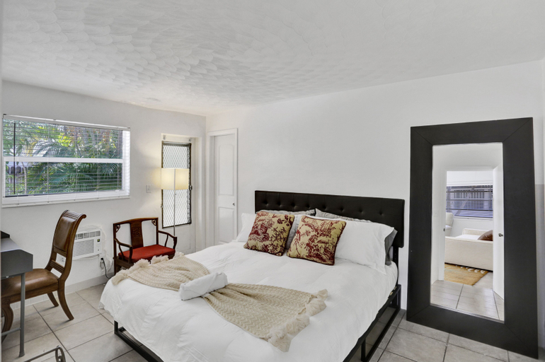 Others 4, Victoria Park Regency, Broward