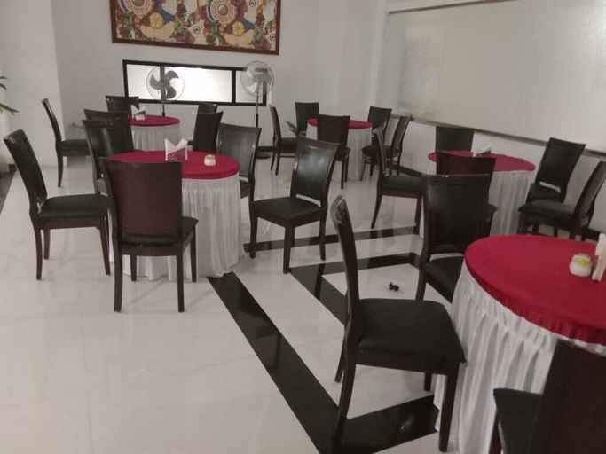 Food & Drinks 5, Magnus Square Business Hotel, Pune