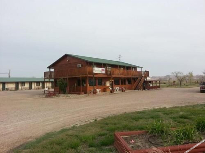 Exterior & Views 1, Badlands Hotel & Campground, Jackson