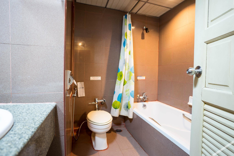 Bathroom 4, Sri Betong Hotel, Batong