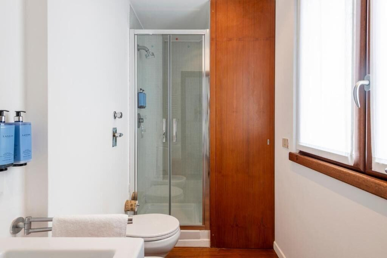 Bathroom 2, Milan Royal Suites Centro Repubblica, Milano