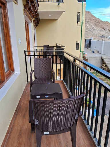 Property grounds, julley ladakh homestay, Leh