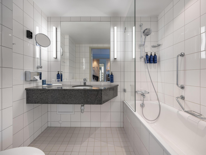 Bathroom 4, Radisson Blu Hotel, Trondheim Airport, Stjørdal