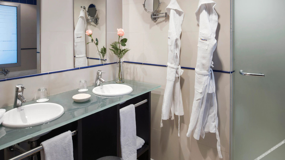 Bathroom 4, Iberostar Selection Parque Central, Centro Habana