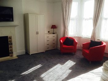 Others 5, Croham Park Bed & Breakfast, London