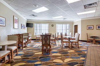 Food & Drinks 5, ECONO LODGE, Clark