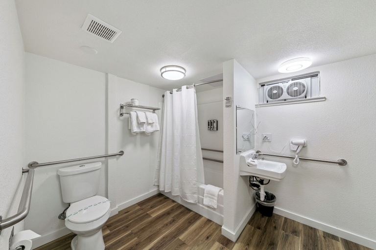 Bathroom, Ambassador Lake Tahoe, El Dorado