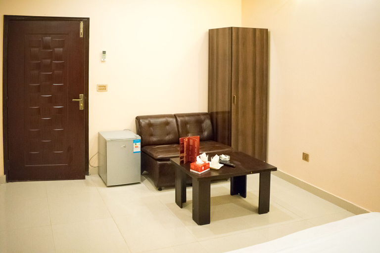Others 5, Hotel Days Inn Two, Lahore