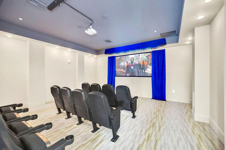 Room 4, 2BR Condo - Hot Tub Pool Near Disney, Orange