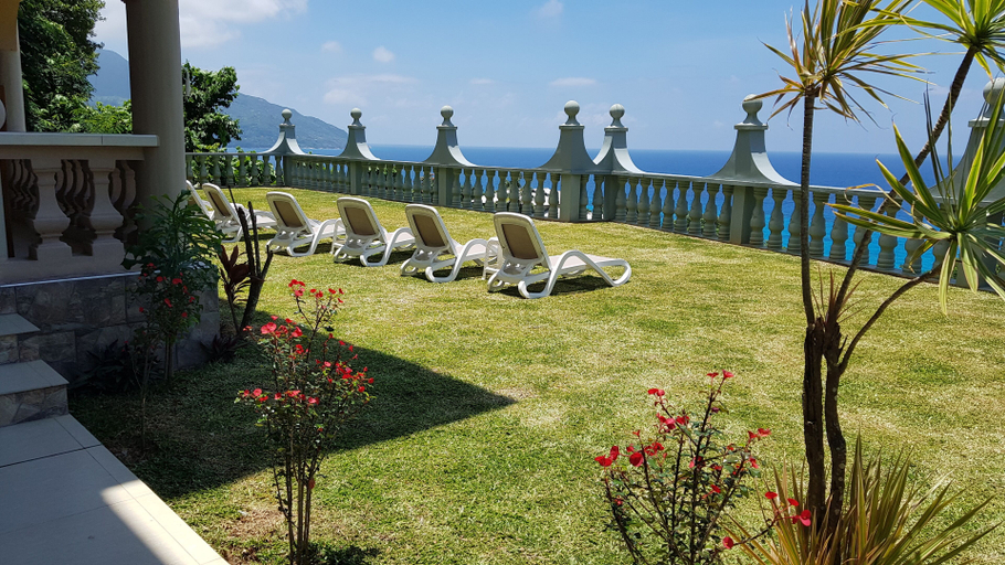 Exterior & Views, Calm Sorento