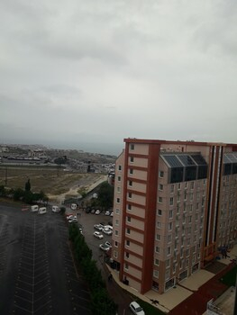Others 4, Rental Suit, Büyükçekmece
