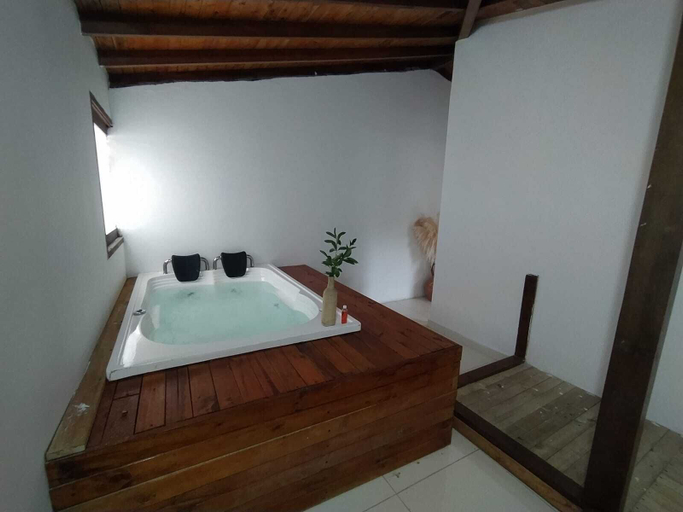 Bathroom 4, ORU CAMPESTRE, Rionegro