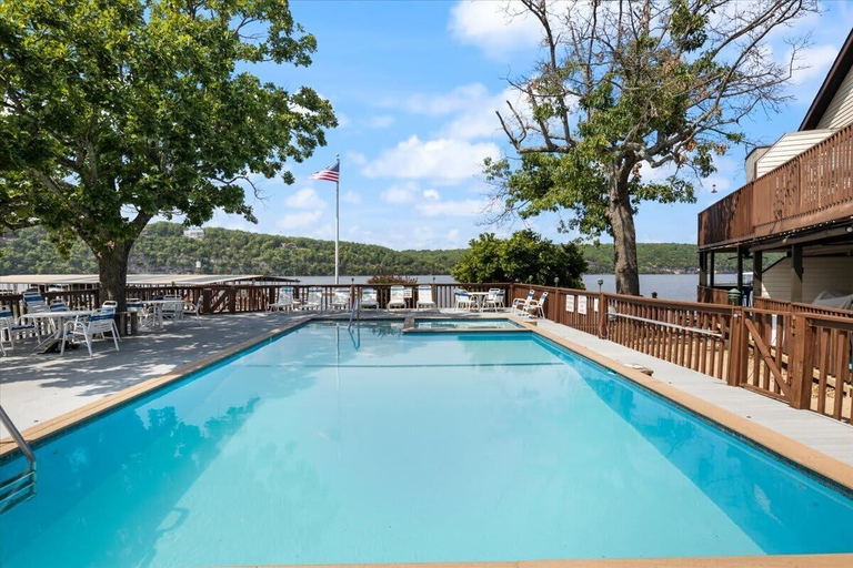 Pool 2, Lakefront Bungalow Near Margaritaville, Camden