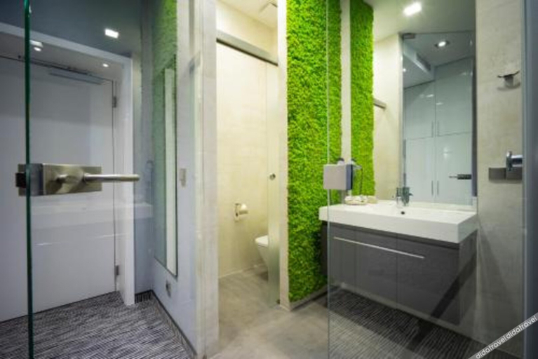 Bathroom 3, ホテル ゴルトフスキー カトヴィツェ ホジュフ(Hotel Gorczowski Katowice Chorzów), Siemianowice Śląskie