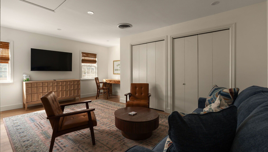 Living area 3, Olive St, Williamson