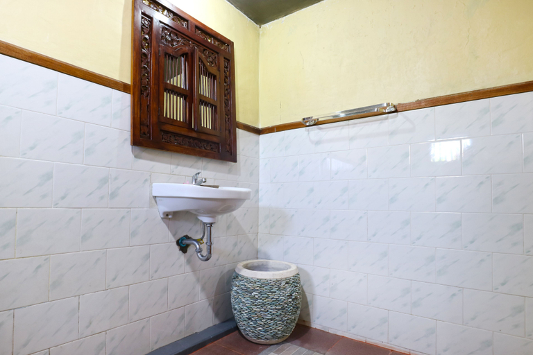 Bathroom 4, Ubud City Hotel, Gianyar