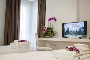 Others 5, Prestige Hotel Tirana, Tiranës