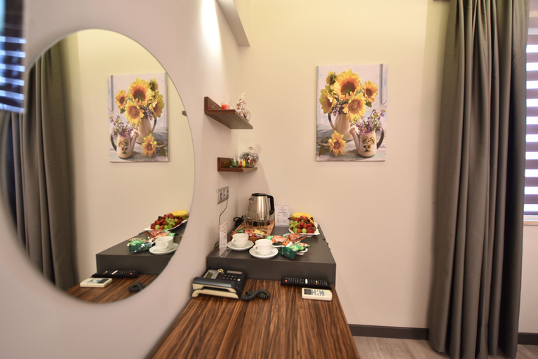Others 5, Sunflower Otel, Merkez