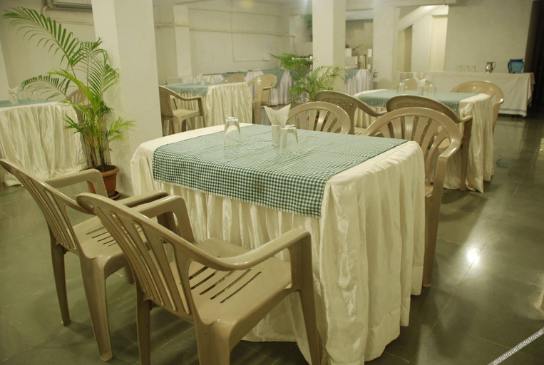 Food & Drinks 5, Hotel Executive Residency, Pune