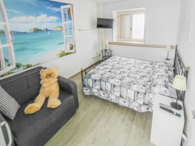 Bedroom 2, Appartamento vicino al Centro Storico e al Mare, Salerno