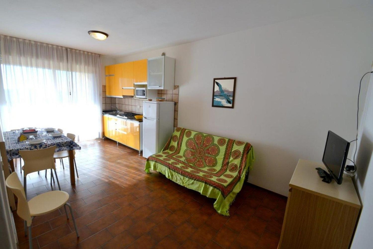 Shared lounge/TV area, Bright and spacious vacation home near the beach, Venezia