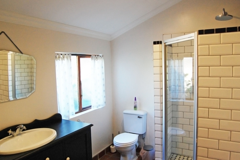 Bathroom 3, Stonehaven Guest House, Thabo Mofutsanyane