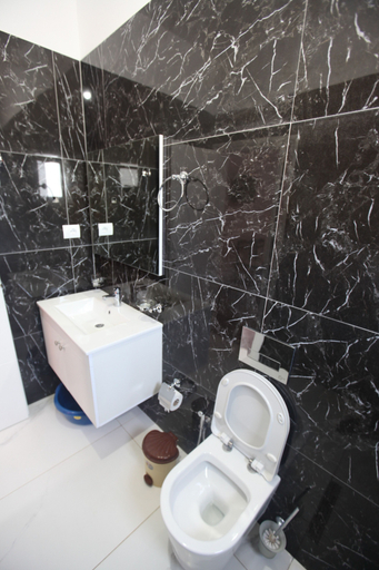 Bathroom 3, Hotel Seadel, Sarandës