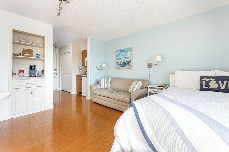 Bedroom 3, The Shores Beachside Studio Unit 5679, Grand Traverse