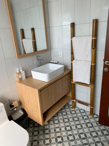 Bathroom 5, The Ganesha Homestay, Badung